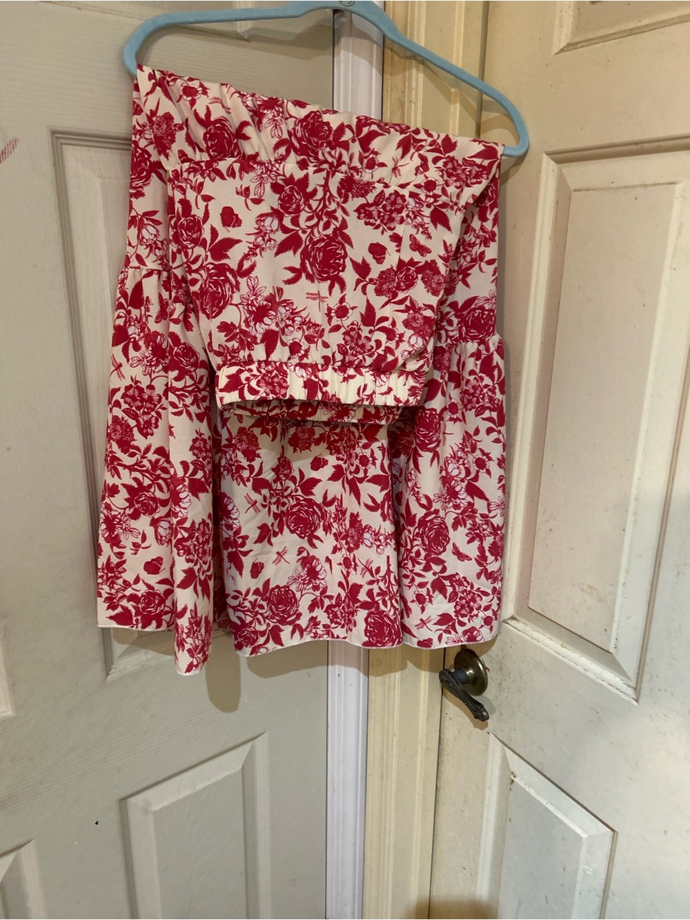 SHEIN Skirt with Red Floral Print